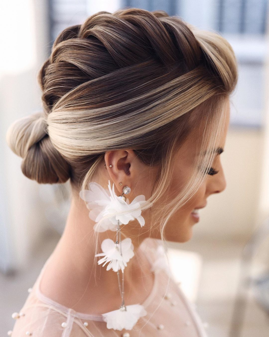 6 Chic Wedding Hair Updos For Elegant Brides
